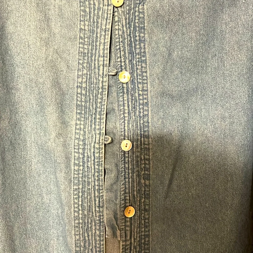 CAMI. 100% Cotton Blue Denim Long Sleeve Top. Size 12 or XL. Like New